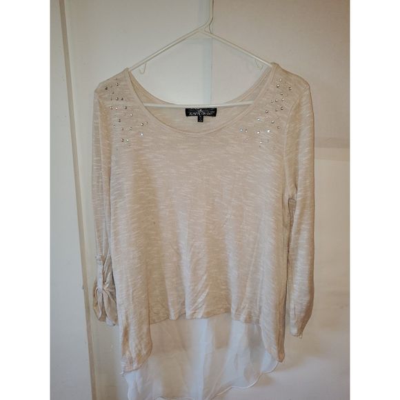 Almost Famous Junior's Pullover Tunic Top Beaded Shoulders Size XL - Picture 2 of 12